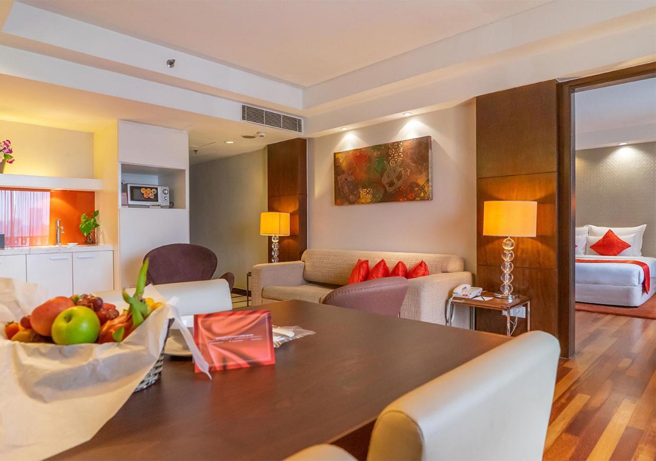 Executive King Suite Lounge Access