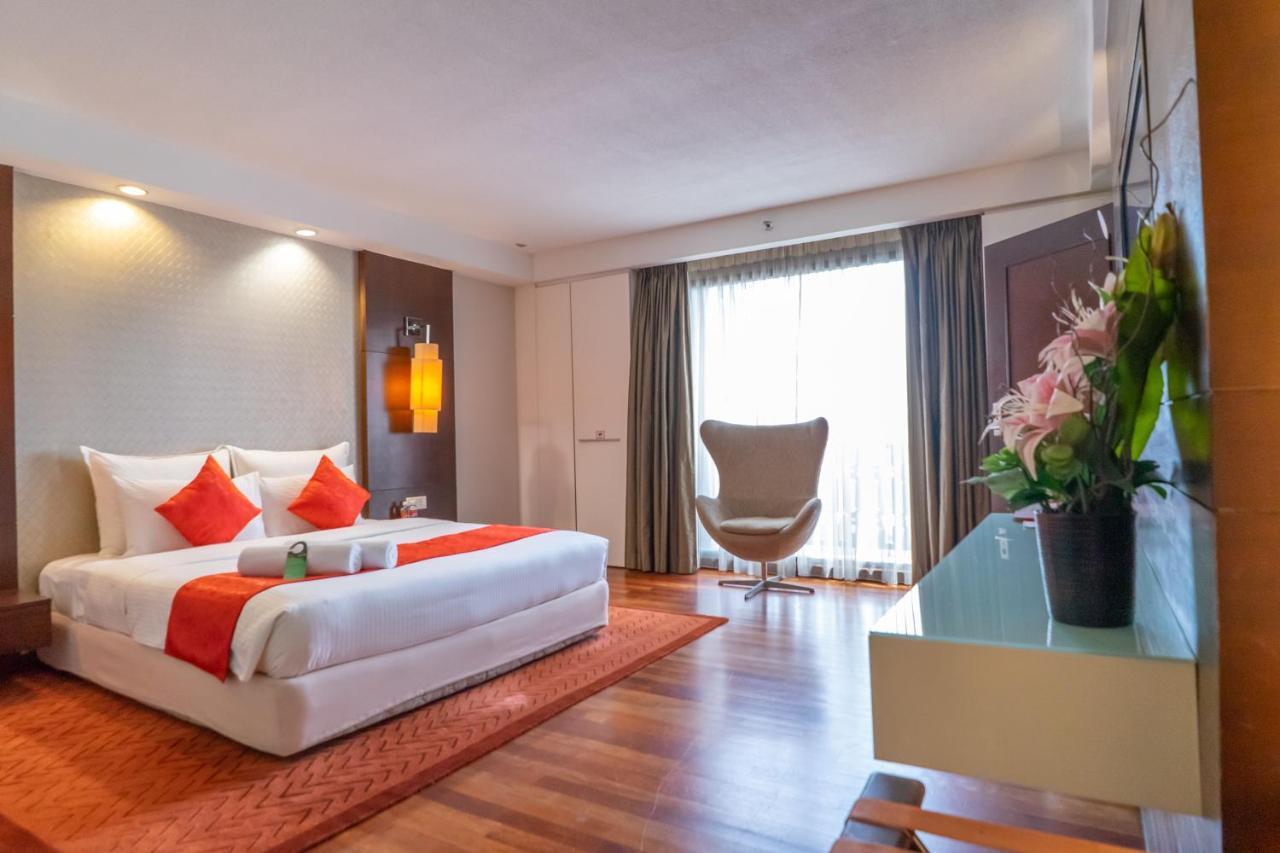 Executive King Suite Lounge Access