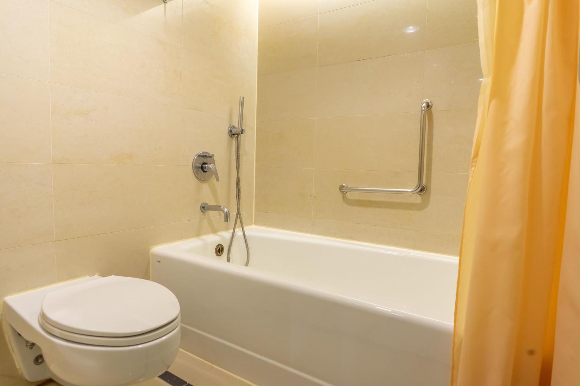 Premier Deluxe King Room